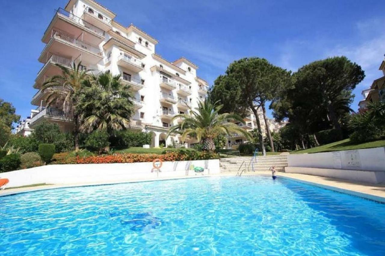 Beachfront Luxury Apartment, Puerto Banus, Marbella Buitenkant foto